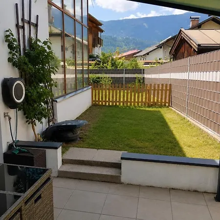 Maisonetten-apartment Mit Terrasse Und Garten شقة