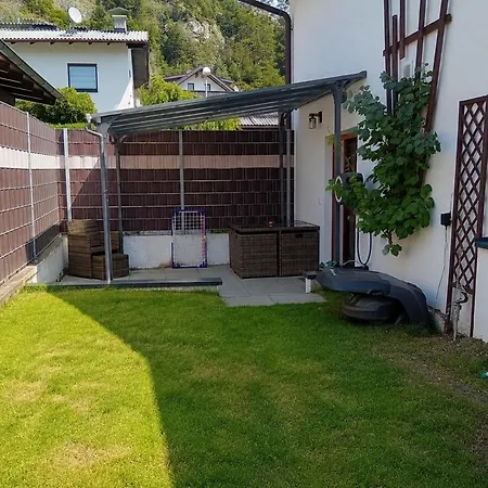 Maisonetten-apartment Mit Terrasse Und Garten شقة *